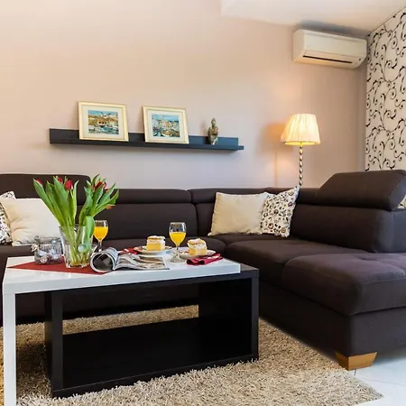 Memories Apartment